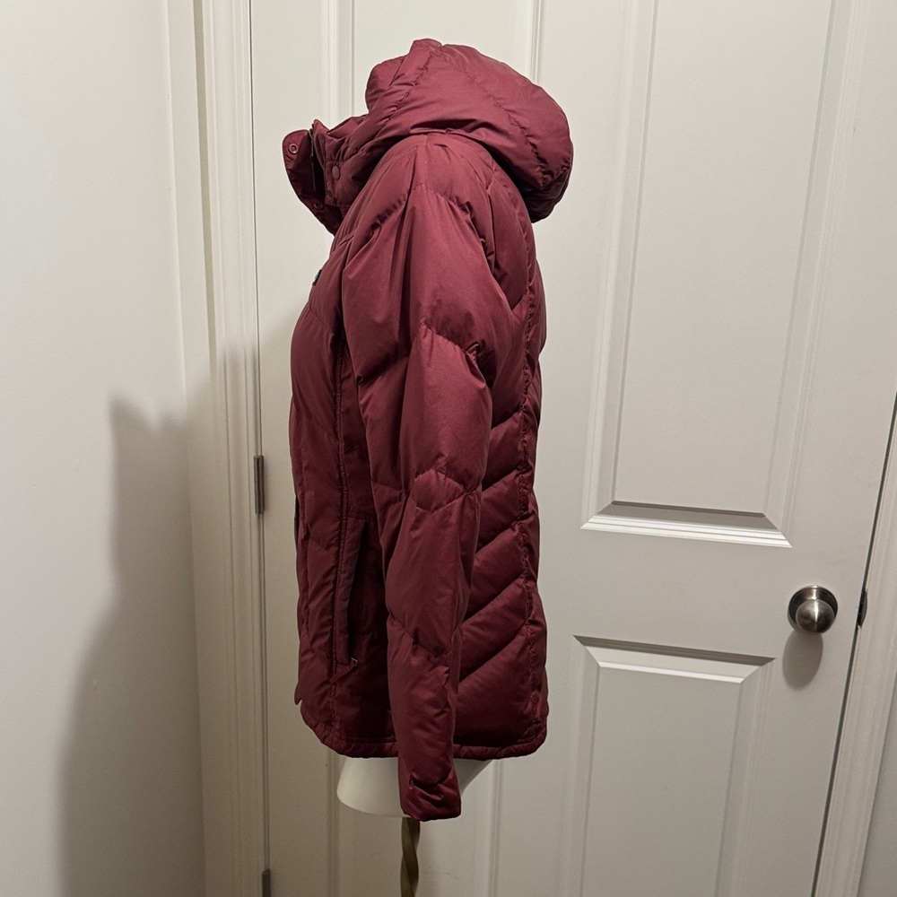 Patagonia Women's Down Burgundy Puffer Jacket with Hood - Picture 7 of 14